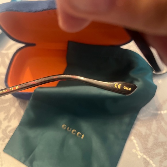 Gucci Sunglasses unisex NEW/authentic. These come with dust bag, box, & case🇮🇹 - Picture 2 of 11